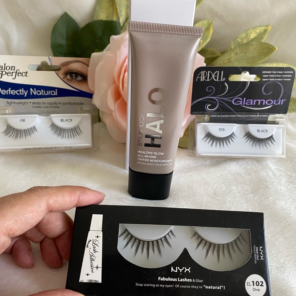 Smashbox Halo Tinted Moisturizer color DEEP and 3 Eyelashes